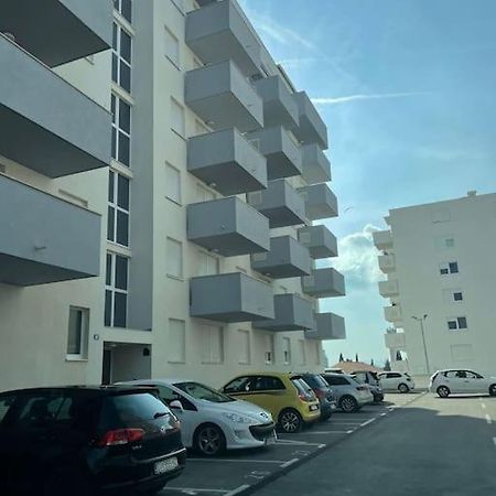 Zara Harmony Apartment Bagian luar foto