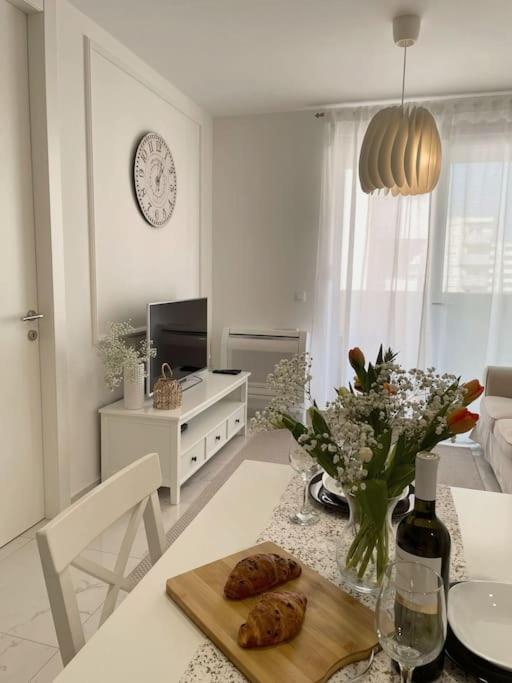 Zara Harmony Apartment Bagian luar foto