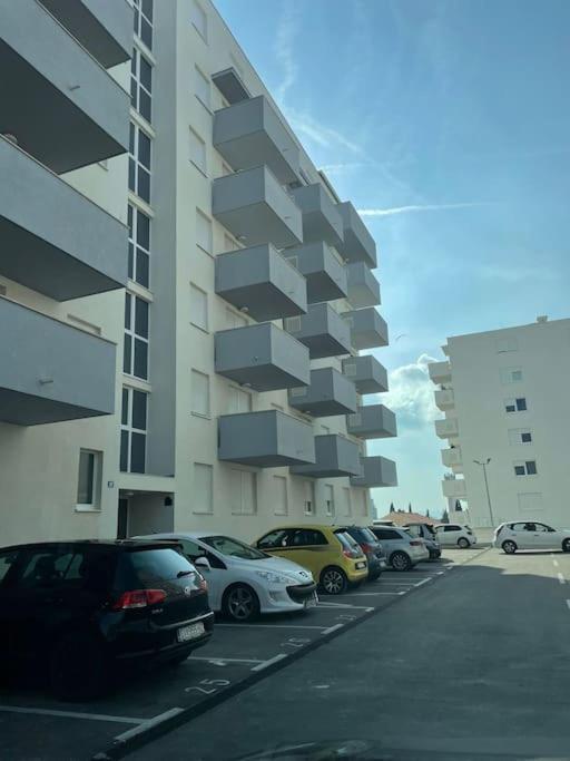 Zara Harmony Apartment Bagian luar foto
